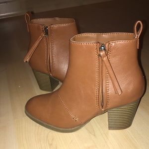 Light brown booties